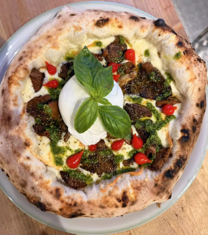 L'art véritable de la pizza au feu de bois