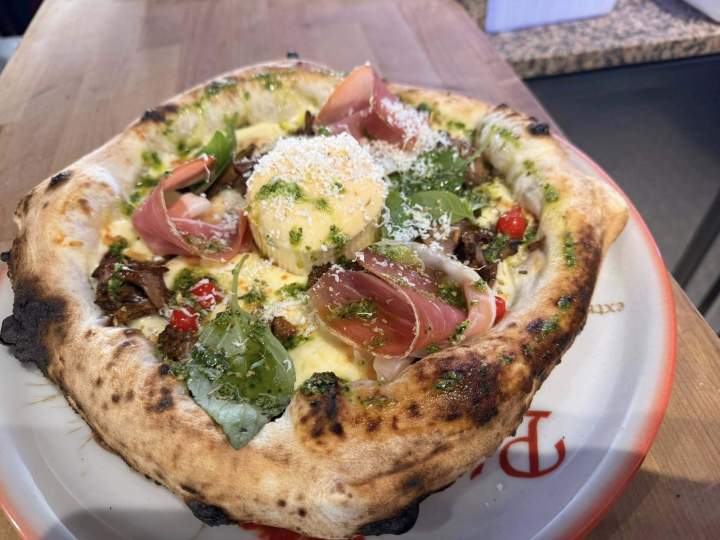 Pizza napolitaine gourmande Gardanne